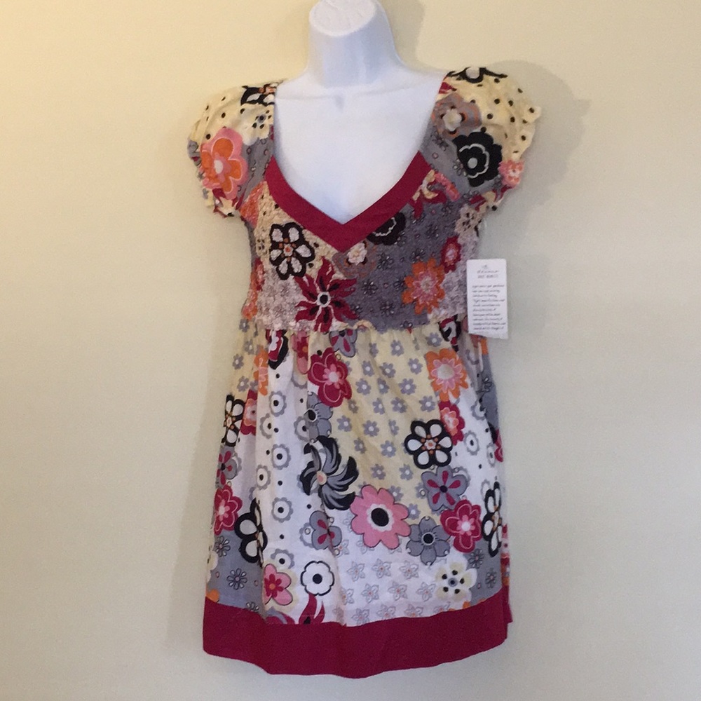 Size large NWT cute top